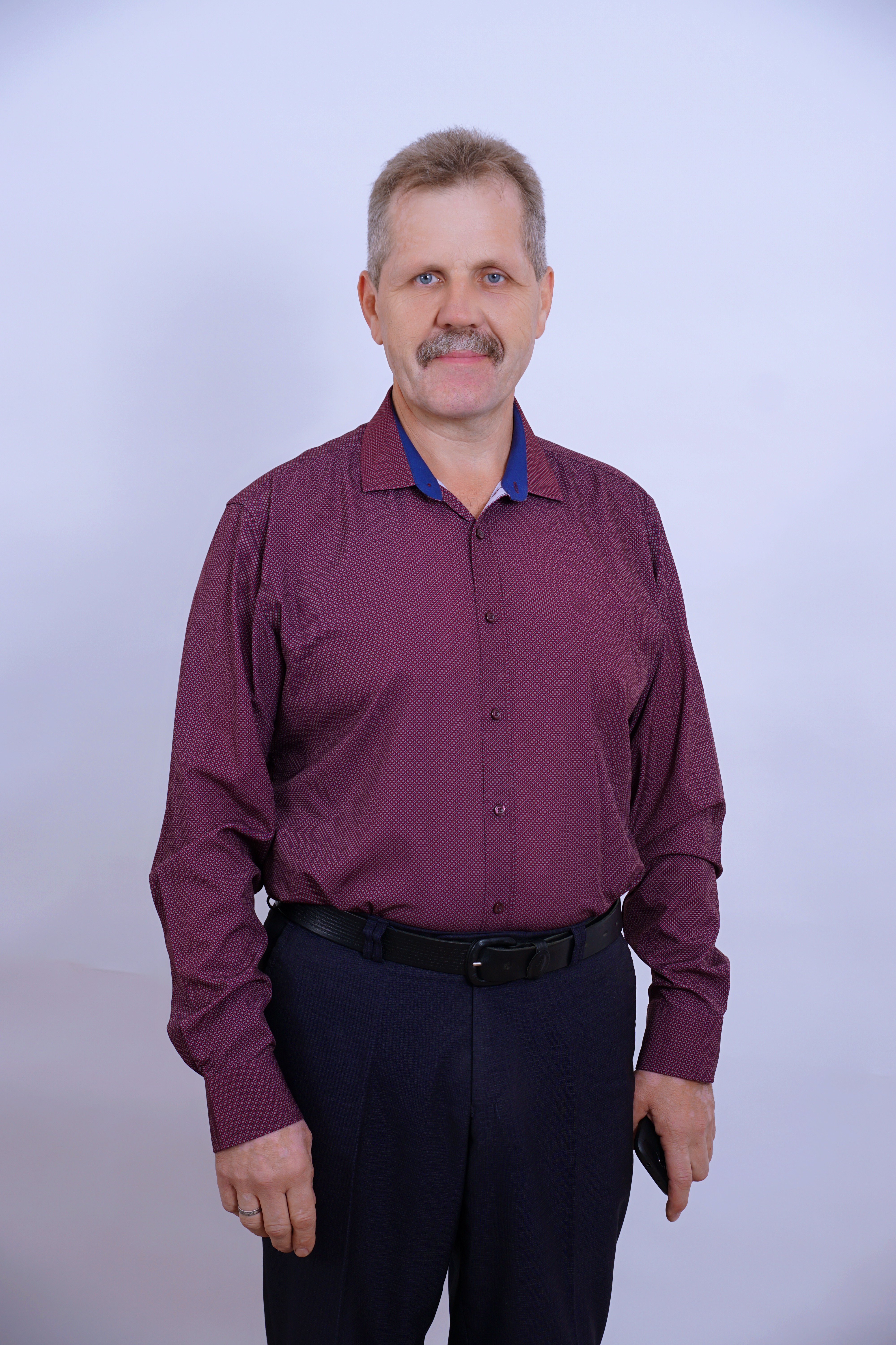 Бозванов Олег Иванович.